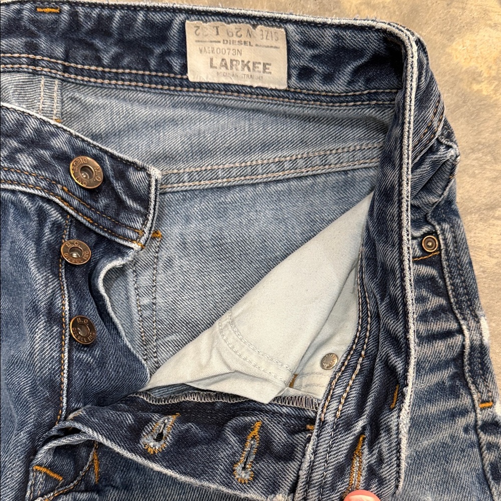 Classic Straight-Leg Denim Jeans - Picture 4 of 12